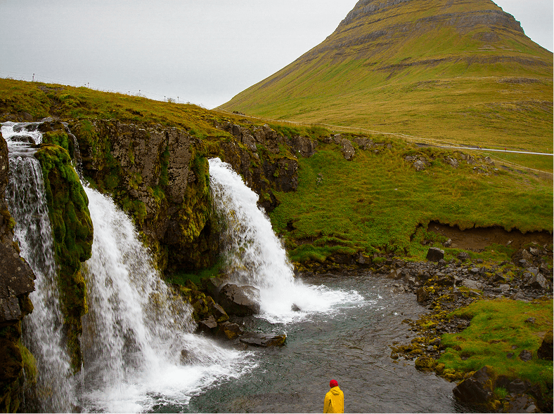 tourist-waterfall-iceland-adventure-photo-edit-sp 1