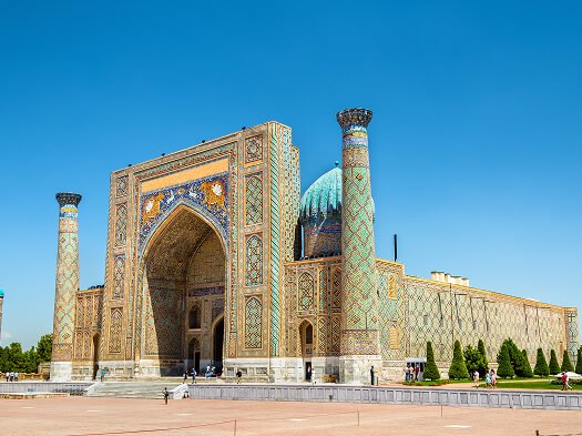 madrasah-registan-square-samarkand-uzbekistan 1