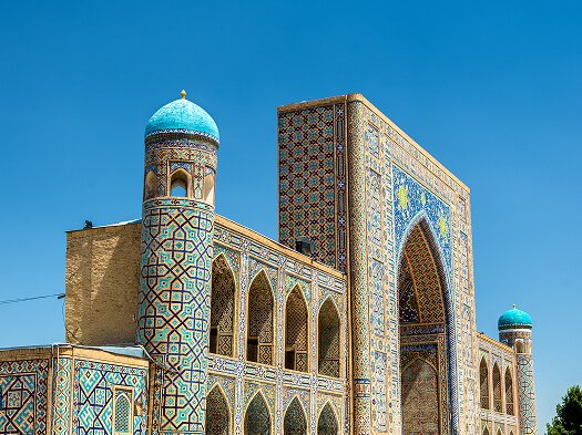 tilyakori-madrasah-registan-square-samarkand-uzbekistan 1